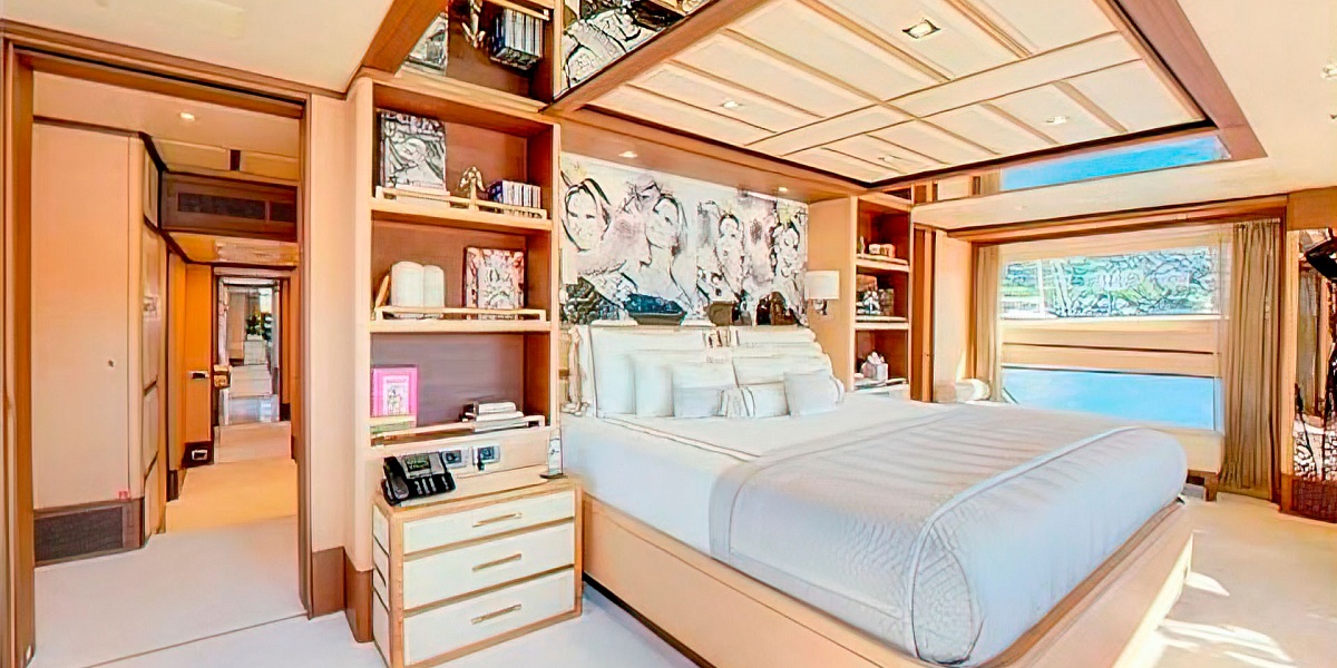 Аренда мега яхты Benetti Crystal 140 - Nela во Франции